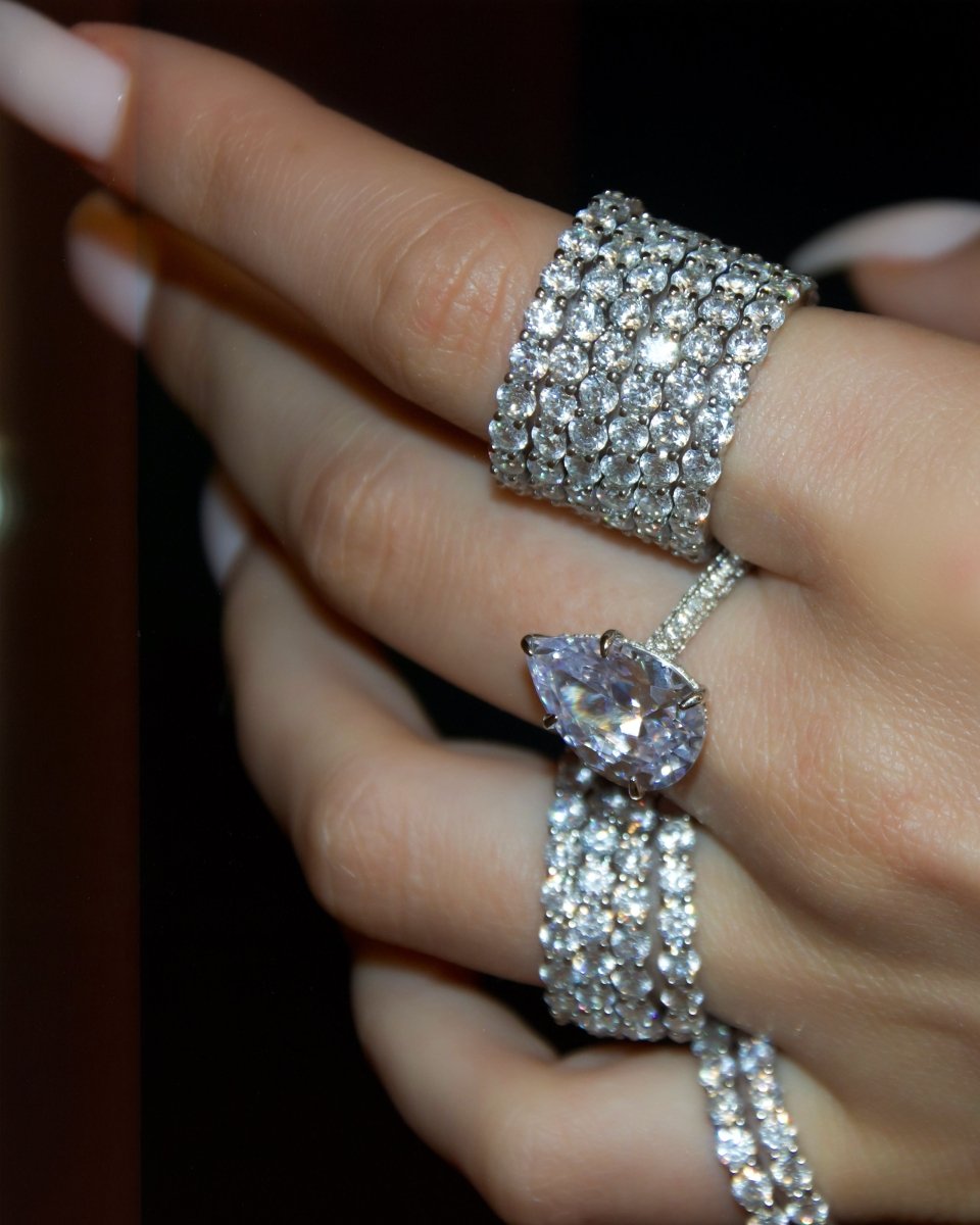 ROUND ETERNITY RING - LUCKY13